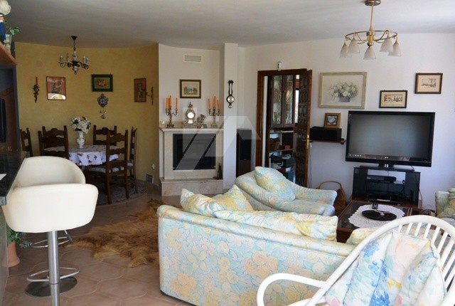 Villa zur Investition zu verkaufen in Calpe, Costa Blanca.