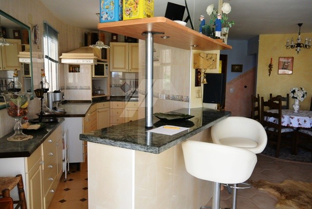Villa zur Investition zu verkaufen in Calpe, Costa Blanca.