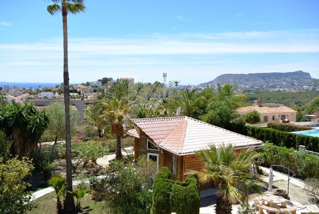 Villa zur Investition zu verkaufen in Calpe, Costa Blanca.