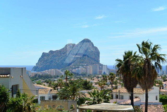 Villa zur Investition zu verkaufen in Calpe, Costa Blanca.