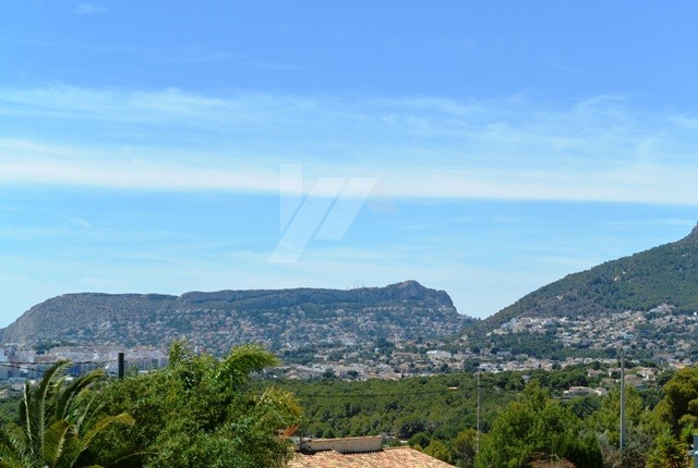 Villa zur Investition zu verkaufen in Calpe, Costa Blanca.