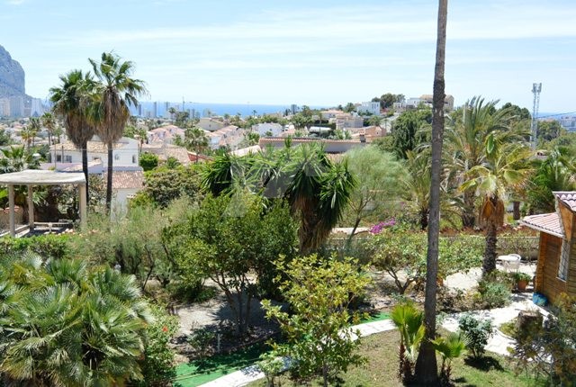 Villa zur Investition zu verkaufen in Calpe, Costa Blanca.