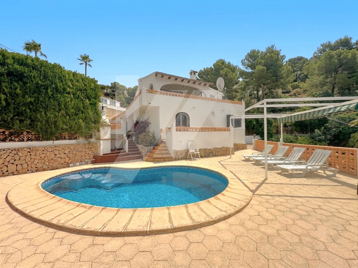 Villa zu verkaufen in Moraira, Costa Blanca.