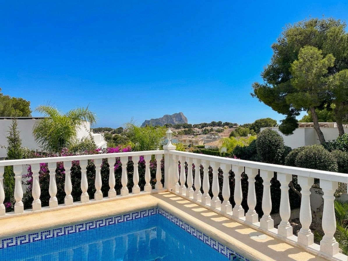 Villa zu verkaufen in Benissa mit Meerblick, Costa Blanca.