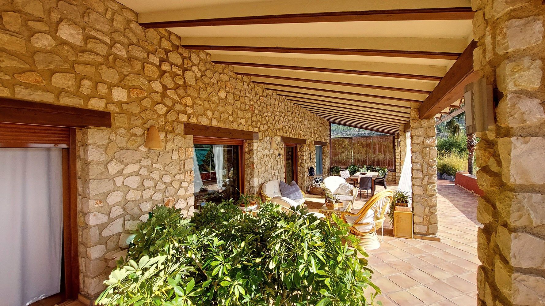 Finca rústica en venta con vistas al mar y a la montaña en Finestrat, Costa Blanca.