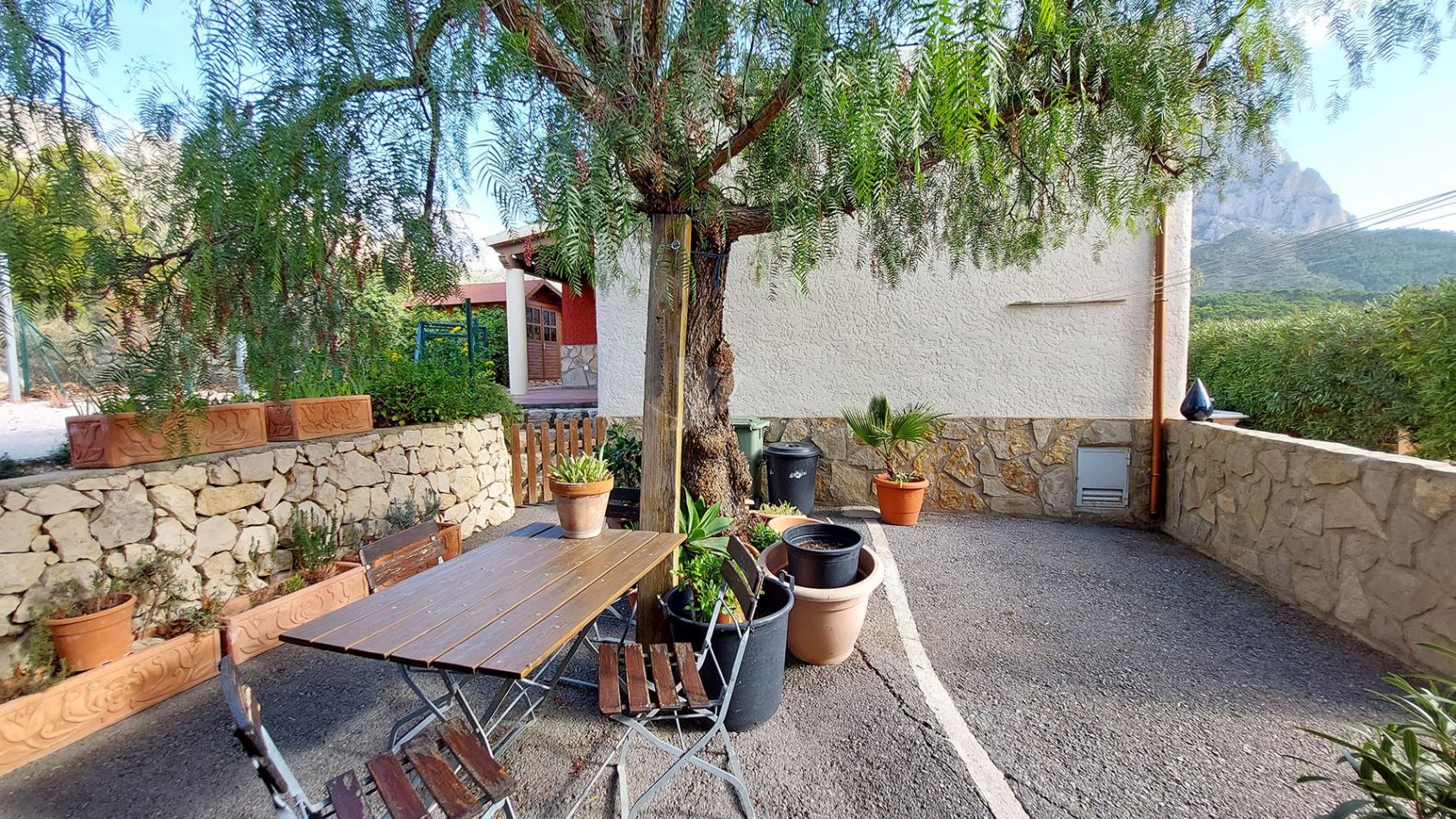 Finca rústica en venta con vistas al mar y a la montaña en Finestrat, Costa Blanca.