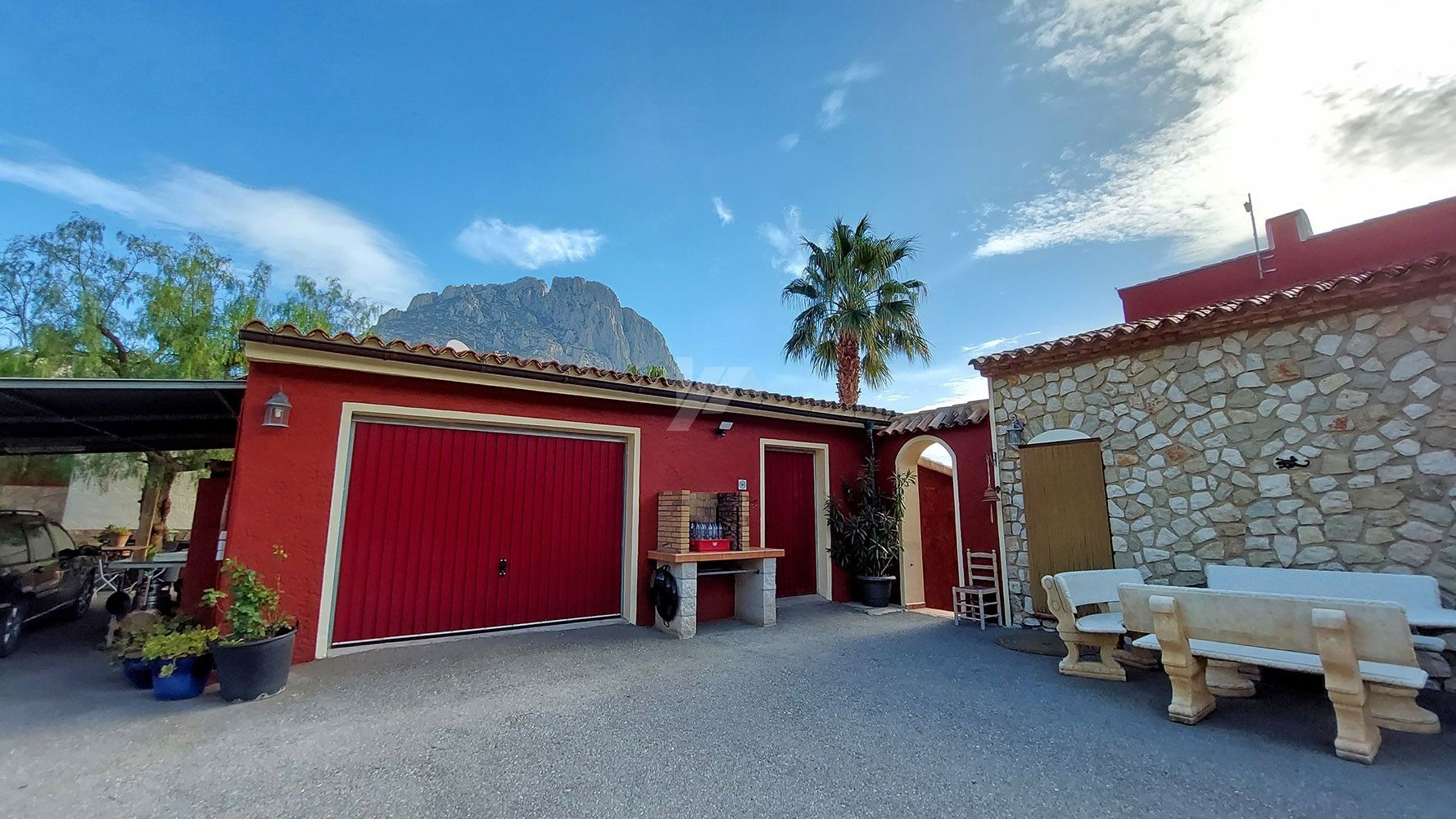 Finca rústica en venta con vistas al mar y a la montaña en Finestrat, Costa Blanca.