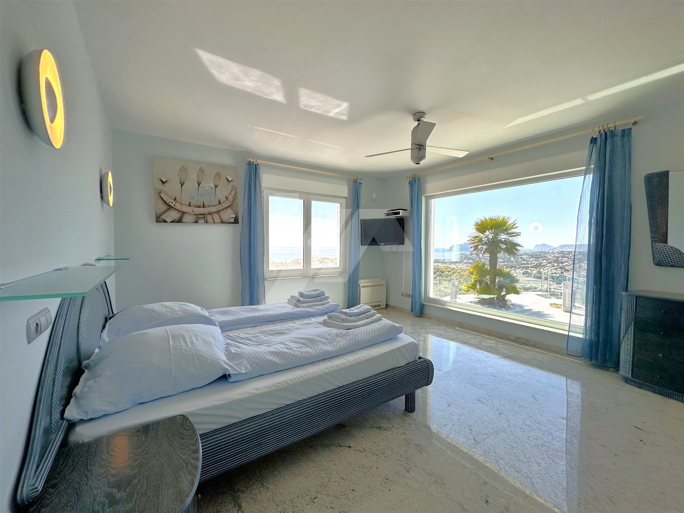 Villa mit Panoramablick auf das Meer zum Verkauf in Moraira, Costa Blanca.