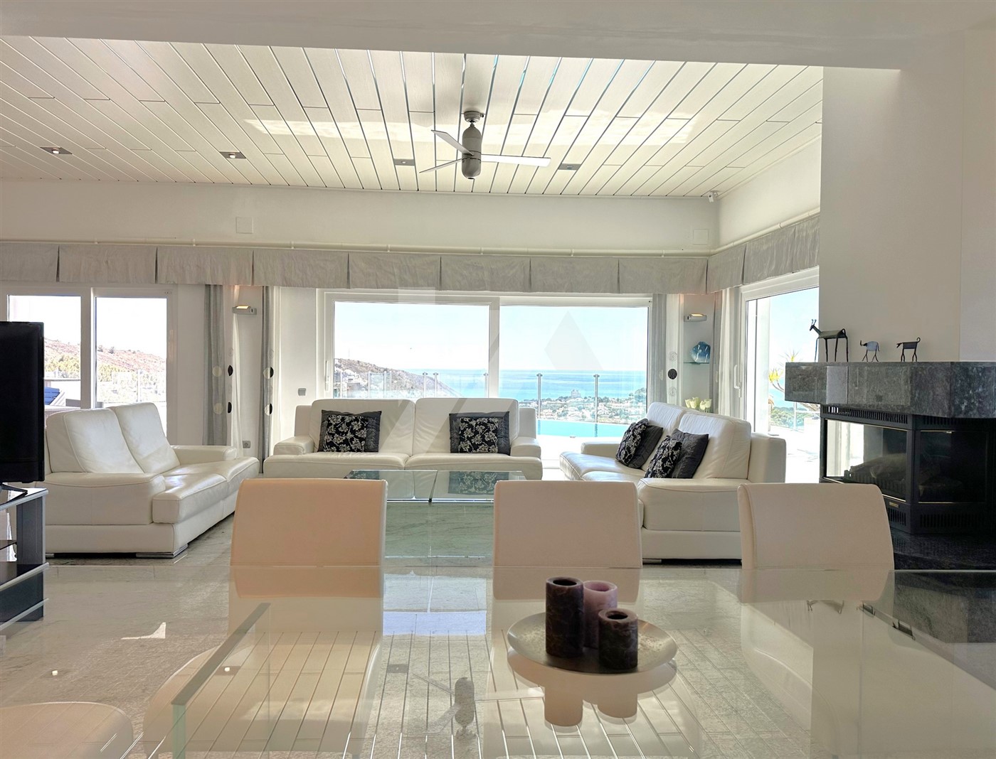 Villa mit Panoramablick auf das Meer zum Verkauf in Moraira, Costa Blanca.