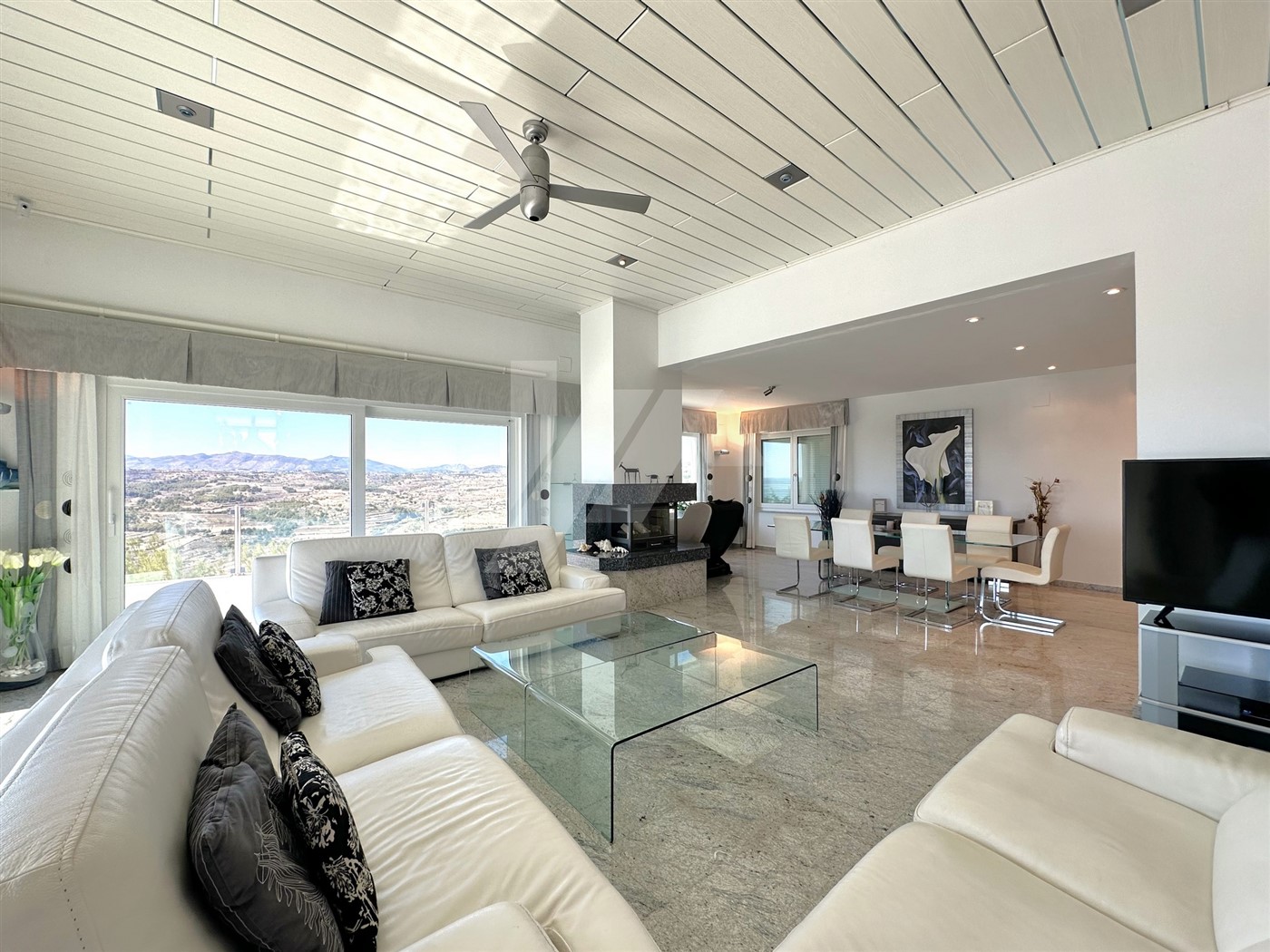 Villa mit Panoramablick auf das Meer zum Verkauf in Moraira, Costa Blanca.
