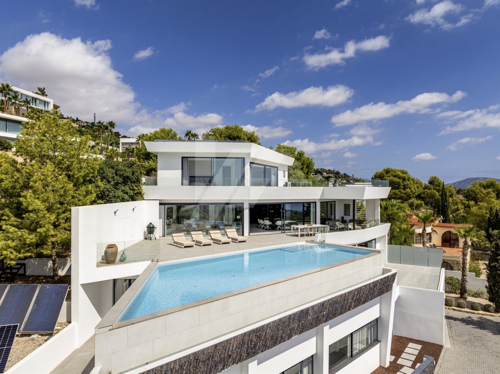 Luxusvilla mit Panoramablick auf das Meer und den ikonischen Peñon de Ifach, Benissa.