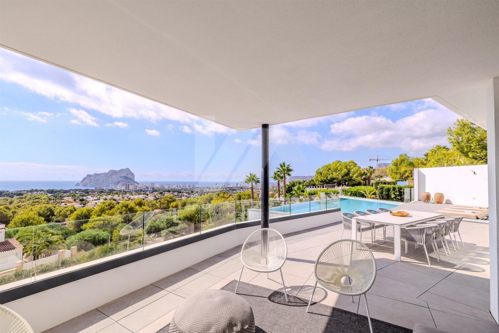 Luxusvilla mit Panoramablick auf das Meer und den ikonischen Peñon de Ifach, Benissa.