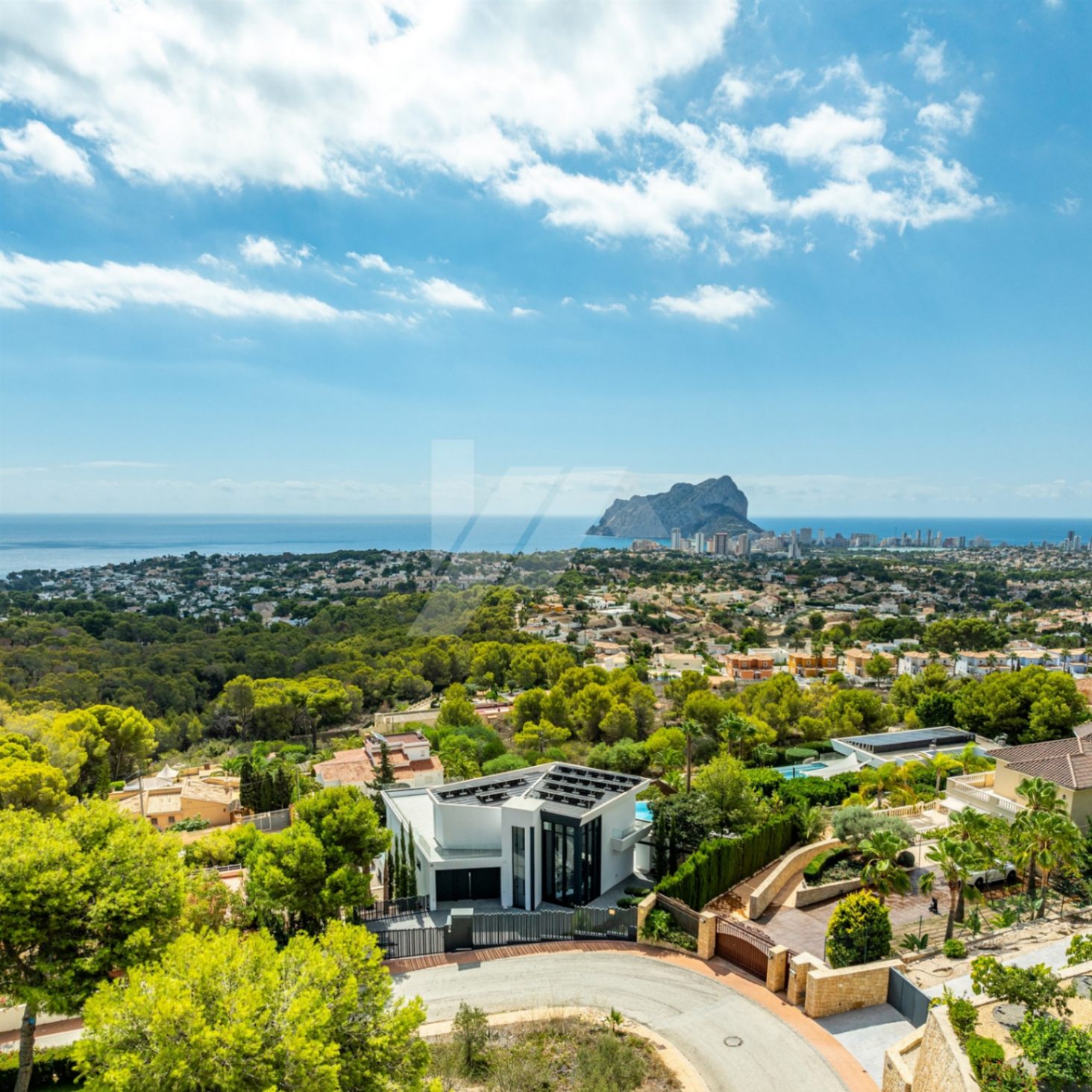Luxusvilla mit Panoramablick auf das Meer und den ikonischen Peñon de Ifach, Benissa.