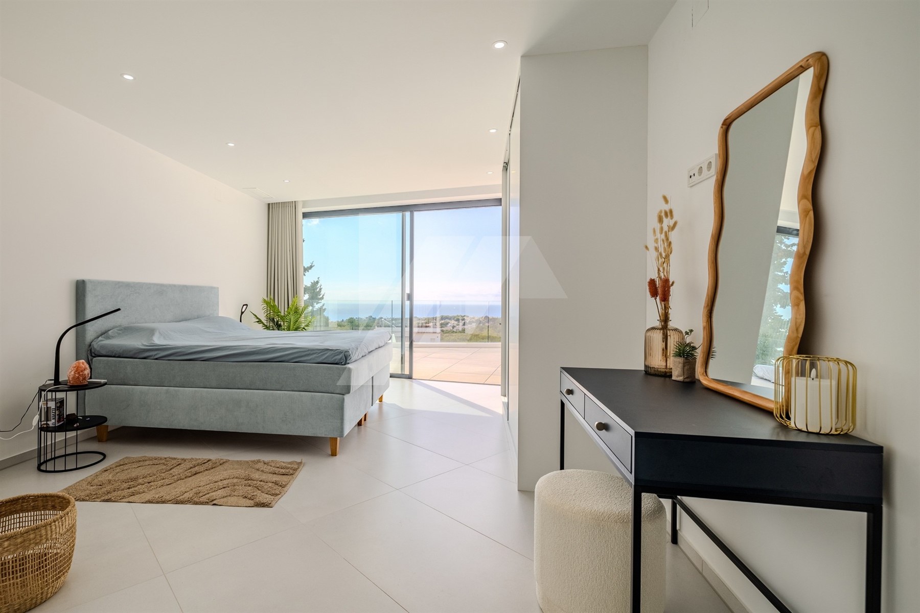 Luxusvilla mit Panoramablick auf das Meer und den ikonischen Peñon de Ifach, Benissa.