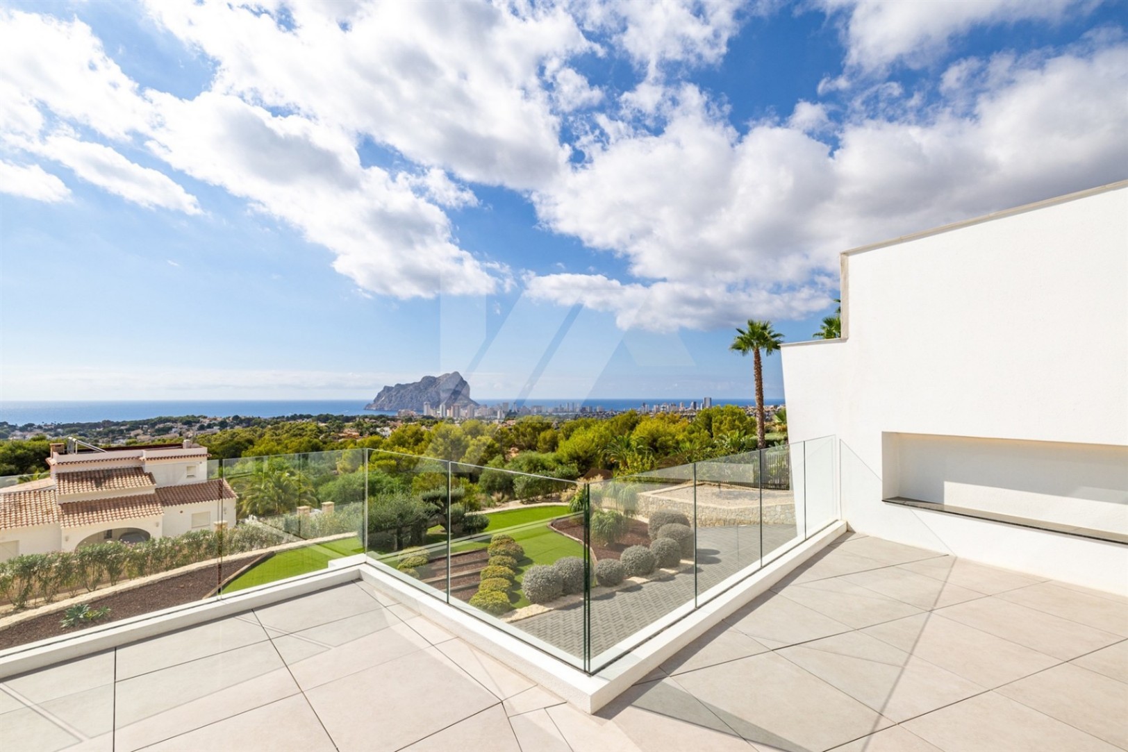 Luxusvilla mit Panoramablick auf das Meer und den ikonischen Peñon de Ifach, Benissa.