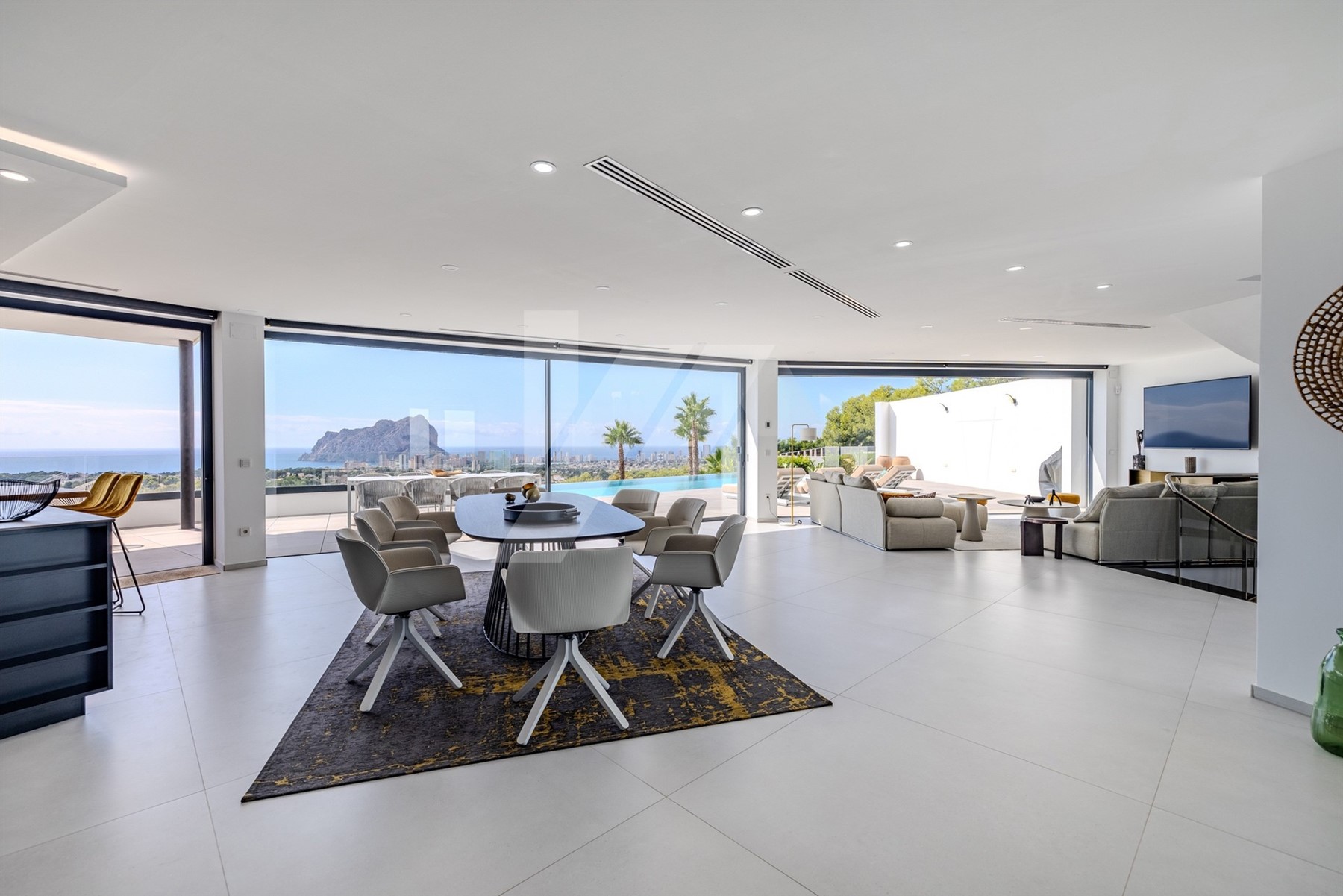 Luxusvilla mit Panoramablick auf das Meer und den ikonischen Peñon de Ifach, Benissa.