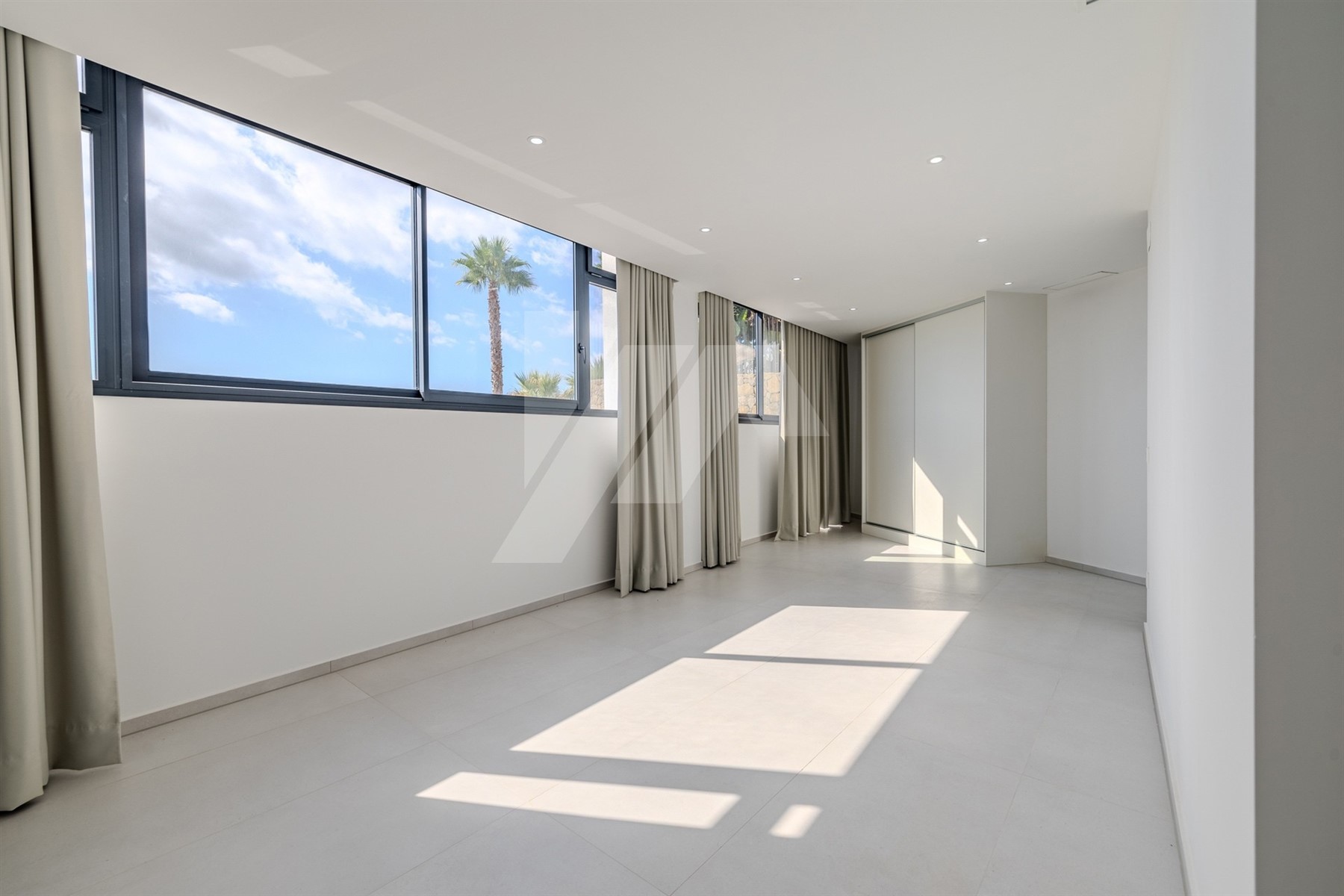 Luxusvilla mit Panoramablick auf das Meer und den ikonischen Peñon de Ifach, Benissa.