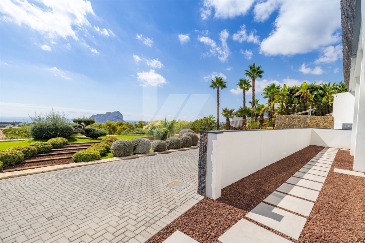 Luxusvilla mit Panoramablick auf das Meer und den ikonischen Peñon de Ifach, Benissa.