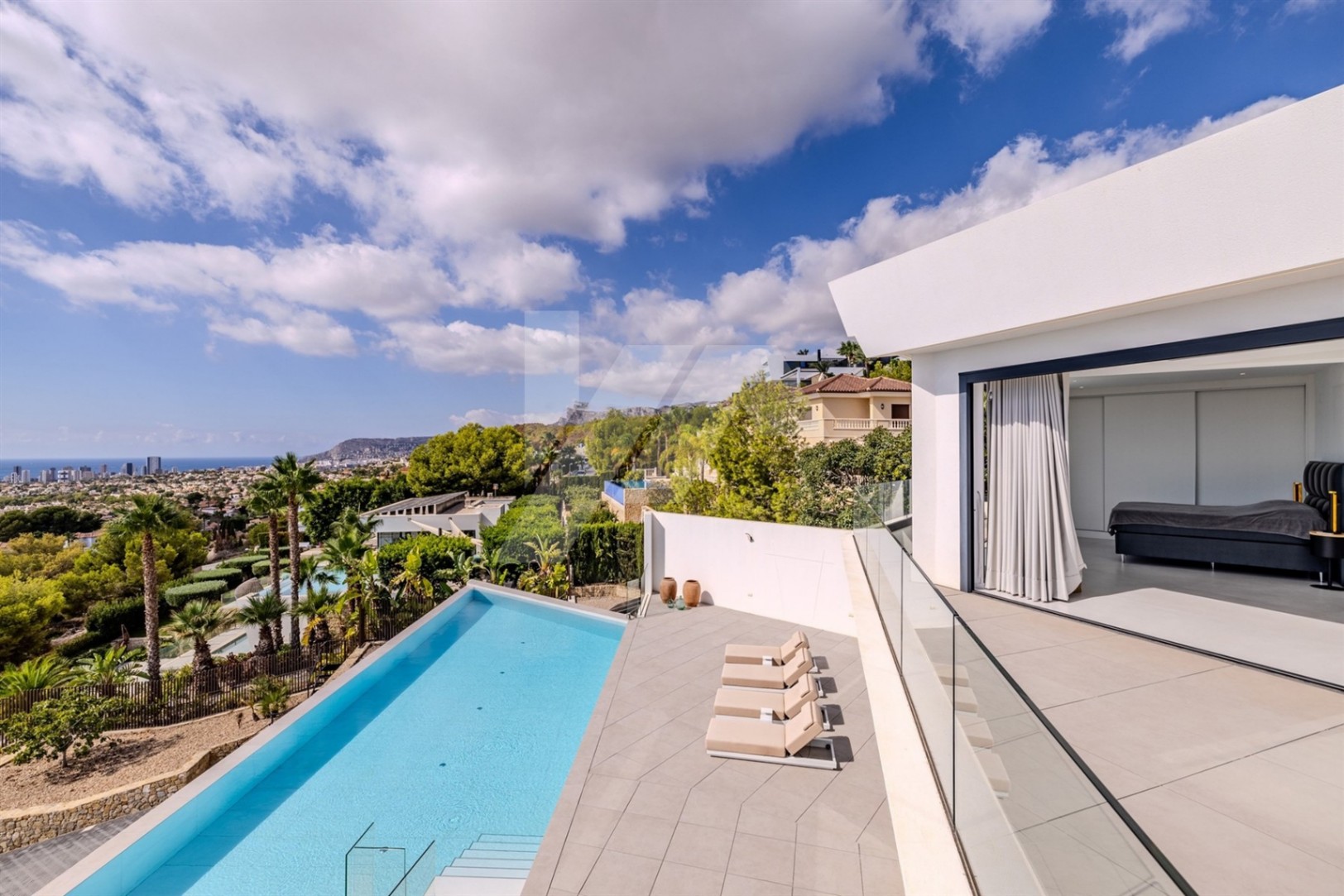 Luxusvilla mit Panoramablick auf das Meer und den ikonischen Peñon de Ifach, Benissa.