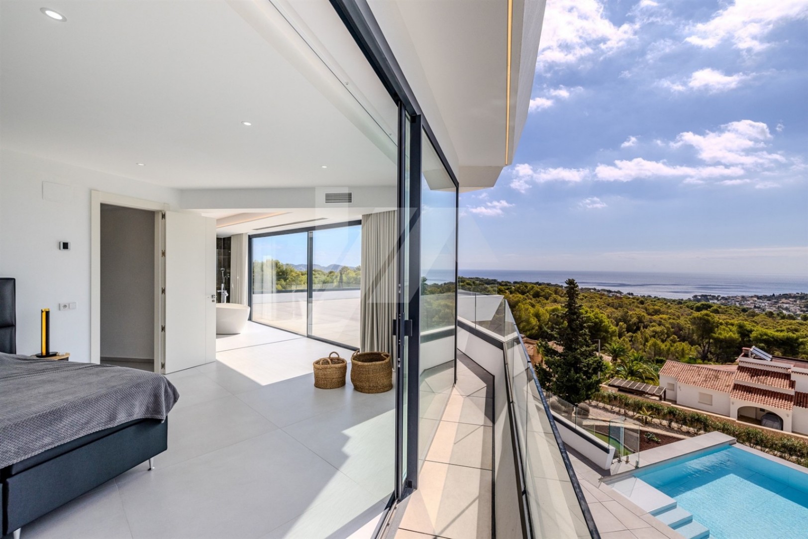 Luxusvilla mit Panoramablick auf das Meer und den ikonischen Peñon de Ifach, Benissa.