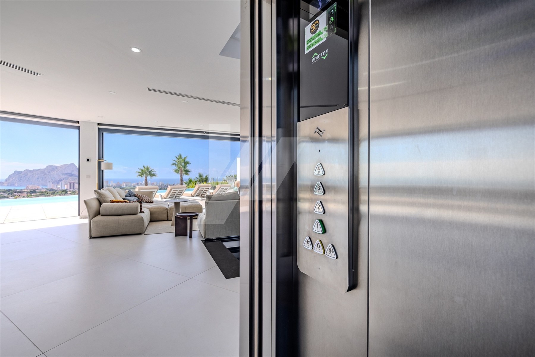 Luxusvilla mit Panoramablick auf das Meer und den ikonischen Peñon de Ifach, Benissa.
