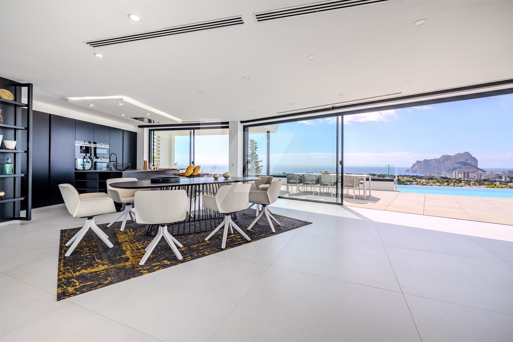 Luxusvilla mit Panoramablick auf das Meer und den ikonischen Peñon de Ifach, Benissa.
