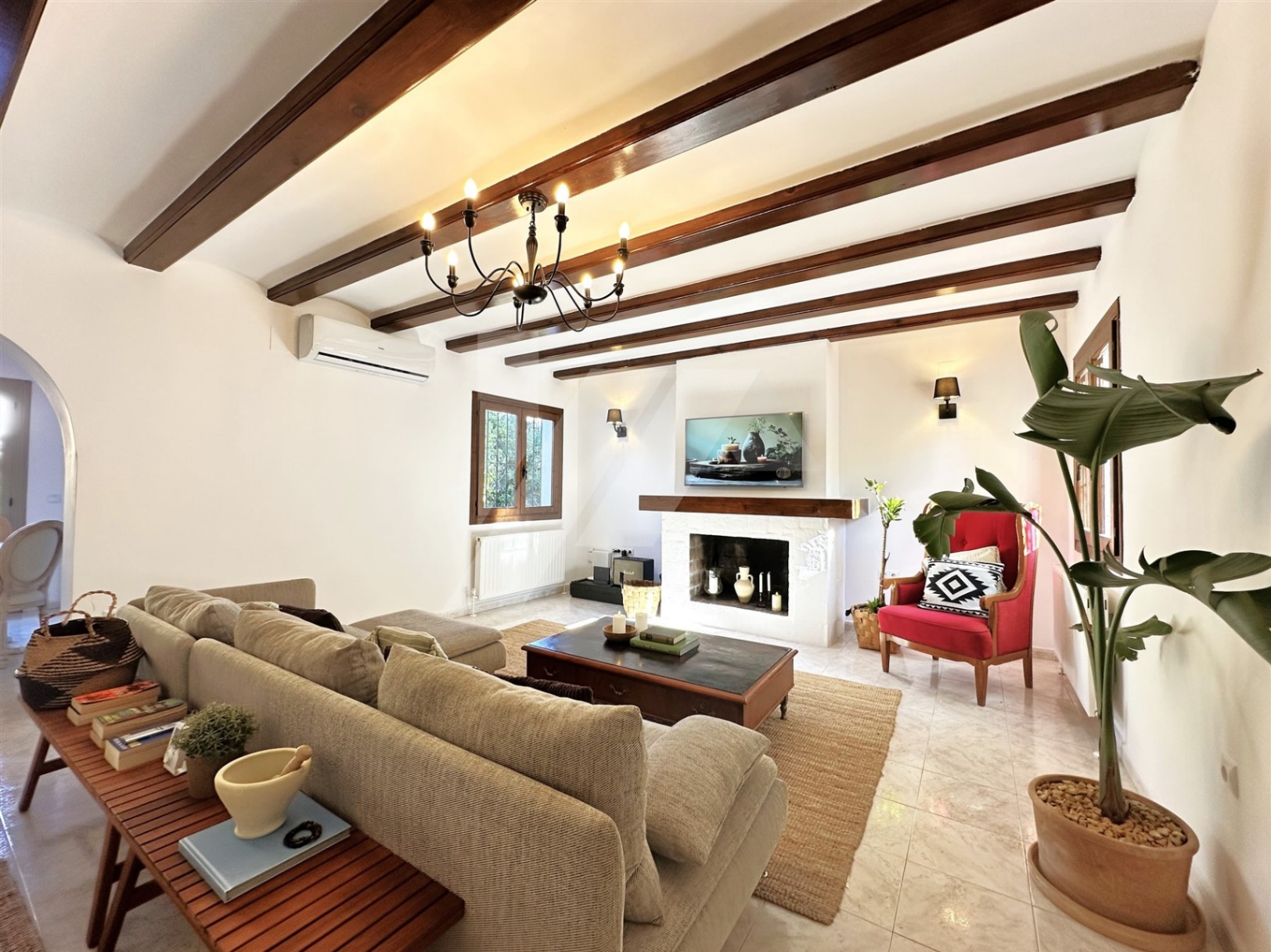 Haus zum Verkauf im mediterranen Stil von Moraira auf einer Ebene.