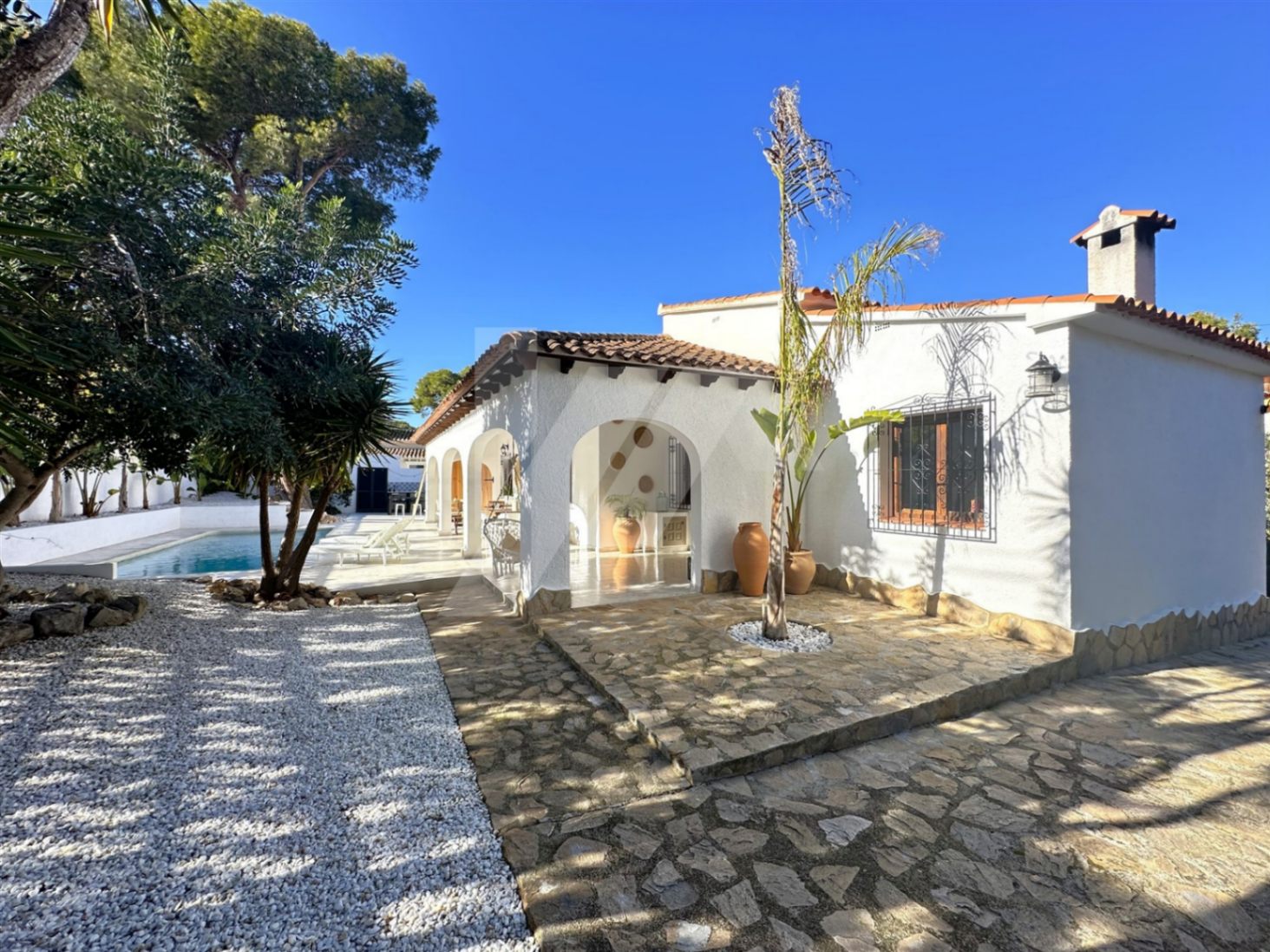 Haus zum Verkauf im mediterranen Stil von Moraira auf einer Ebene.