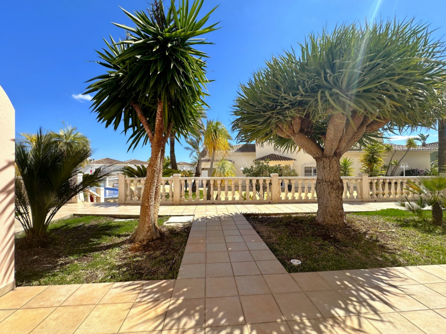 Wohnung zu verkaufen, nur wenige Gehminuten vom Strand von la Fustera, Benissa costa.