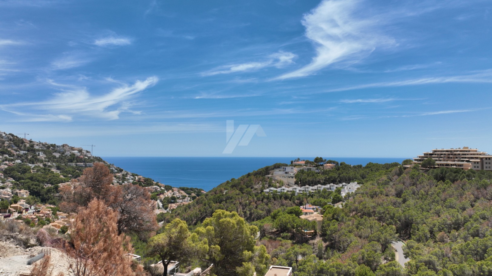 Modernes Villa-Chalet zu verkaufen in Altea Hills mit 4 Schlafzimmern und Infinity-Pool