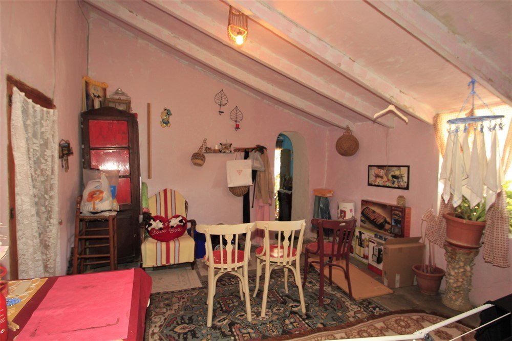 Historisches Dorfhaus zum Verkauf.
