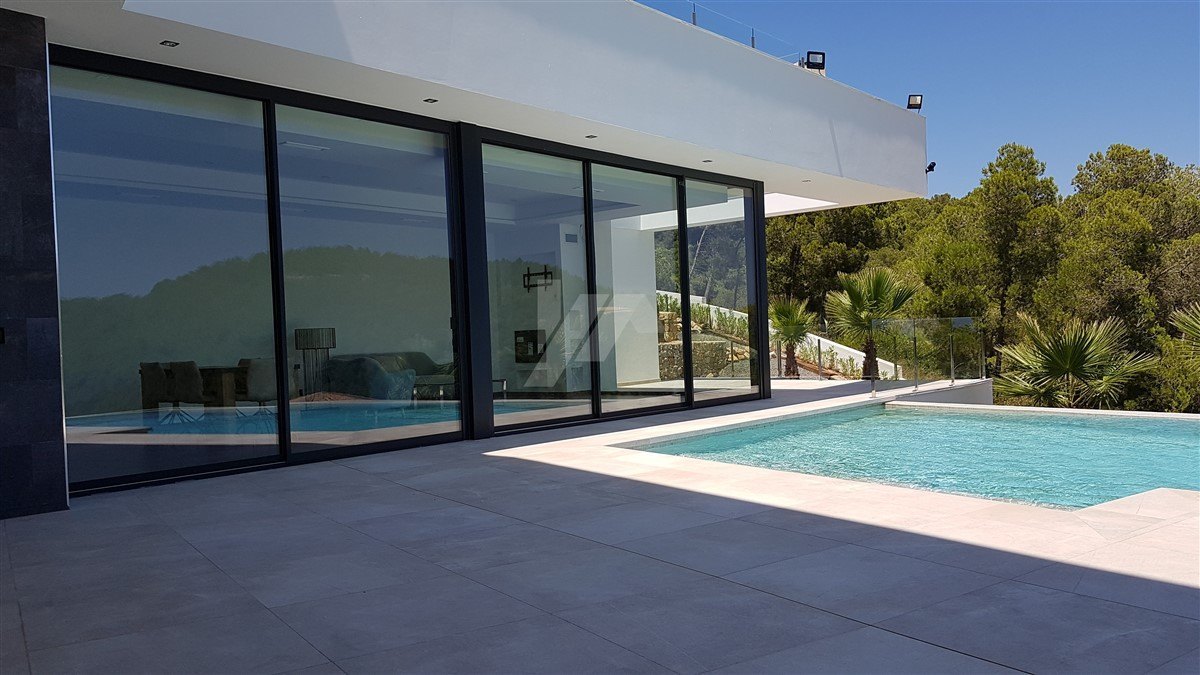 Neue Buid-Villa zum Verkauf in Javea, mit Blick auf das Meer.