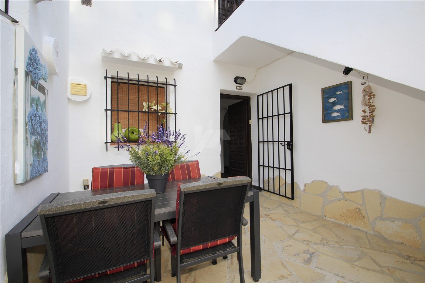 Wunderschön renovierte Wohnung in Moraira, Alcasar.