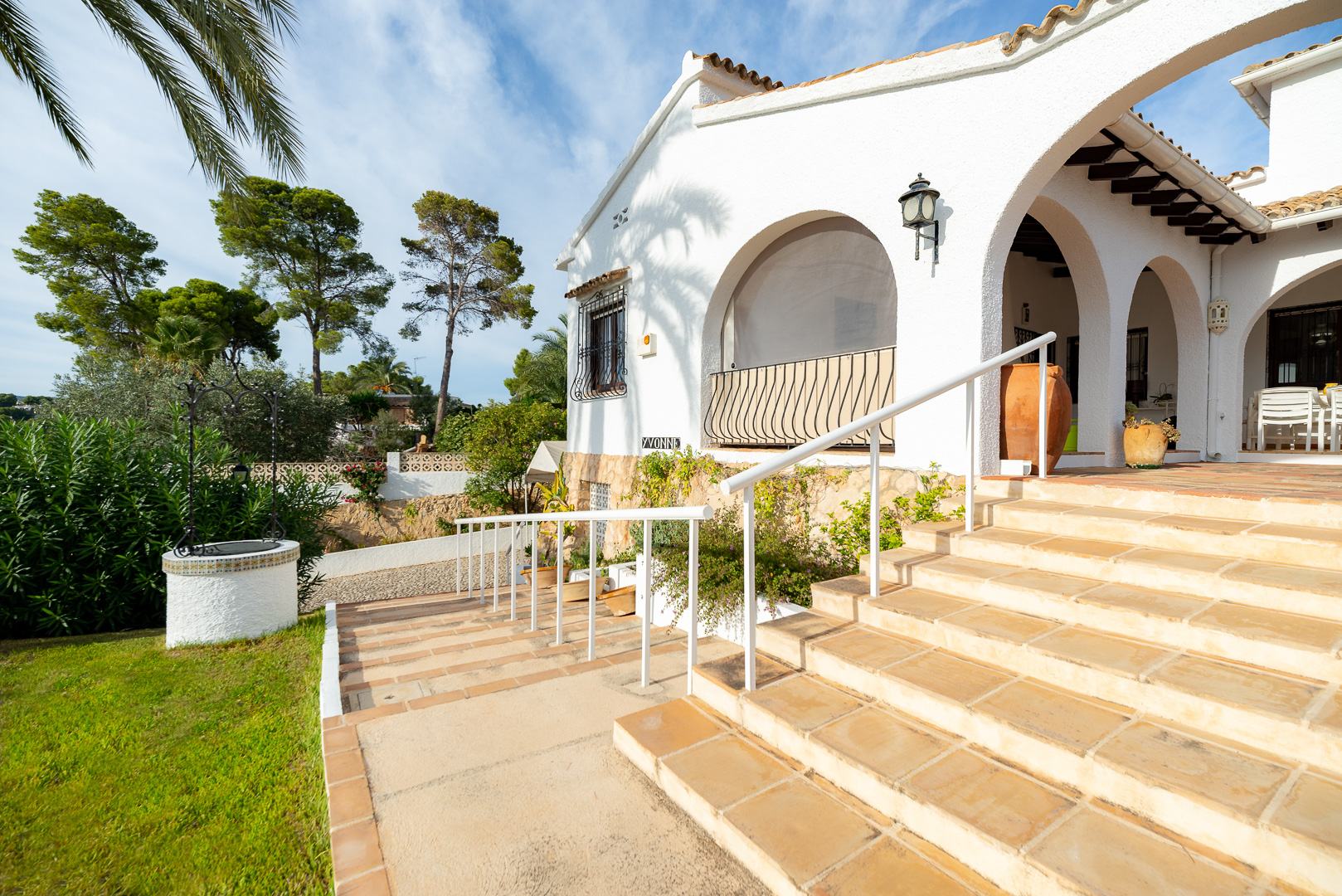 Villa in Moraira zu verkaufen, in der Nähe der Stadt