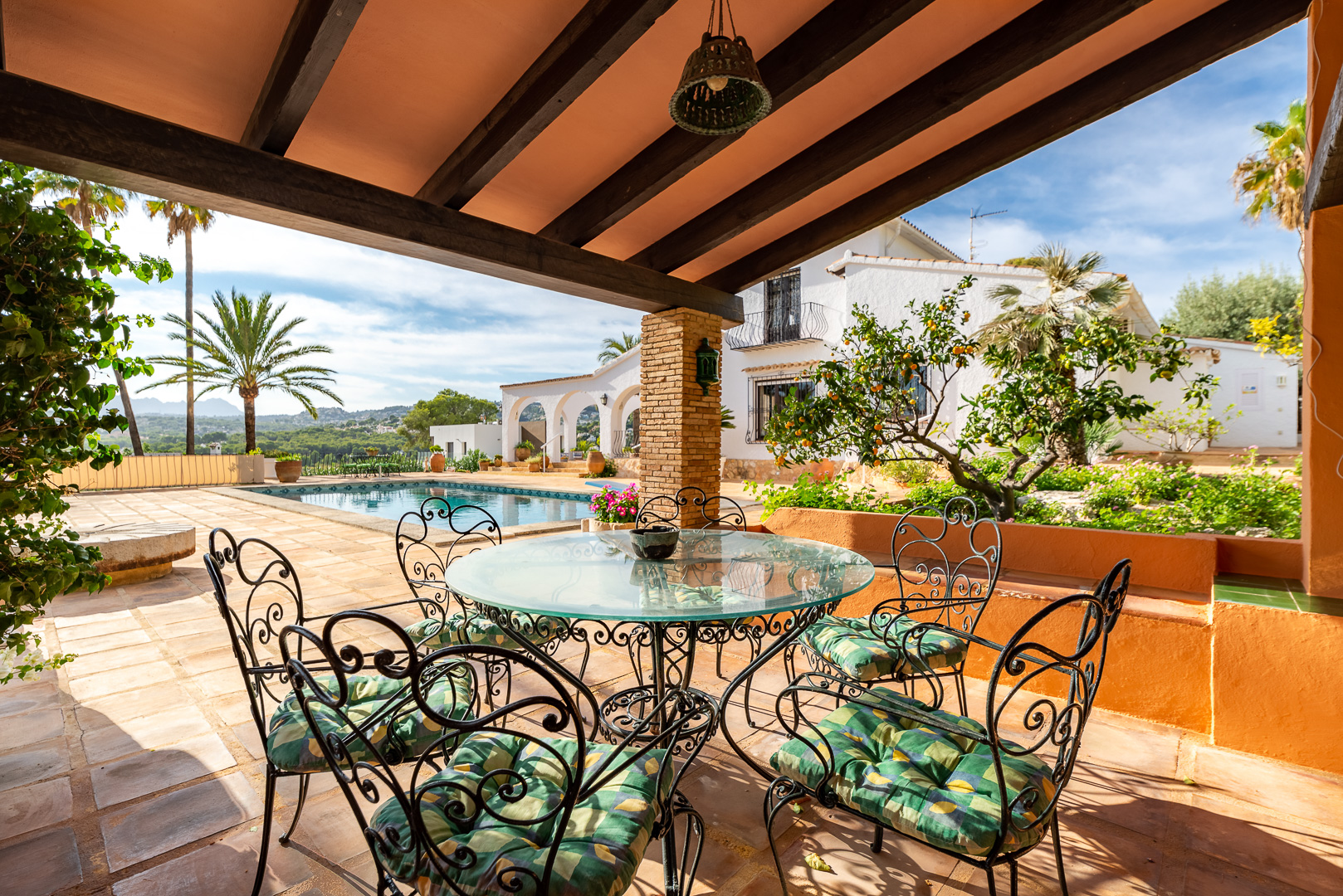Villa in Moraira zu verkaufen, in der Nähe der Stadt