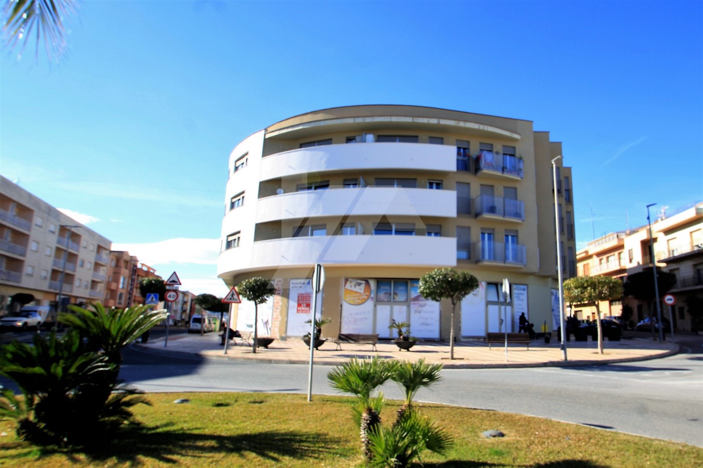 Gewerbliche Räume zu verkaufen in Teulada, Costa Blanca.